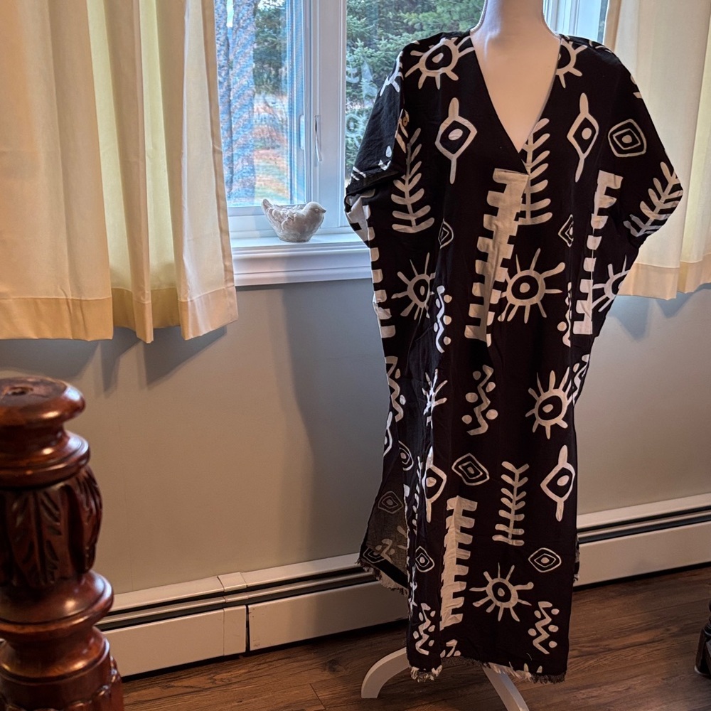 Fun Abstract Black and White Patterned Top